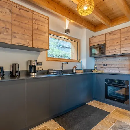 Chalet Cosy Et Neuf, 5 Min Des Stations De Ski, Poele A Bois